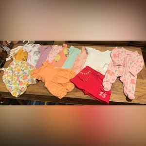 Newborn bundle, 12 pieces of newborn baby clothing.  All on the pictures.
